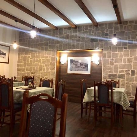 Restaurant & Apartments Jug Sutomore Ngoại thất bức ảnh
