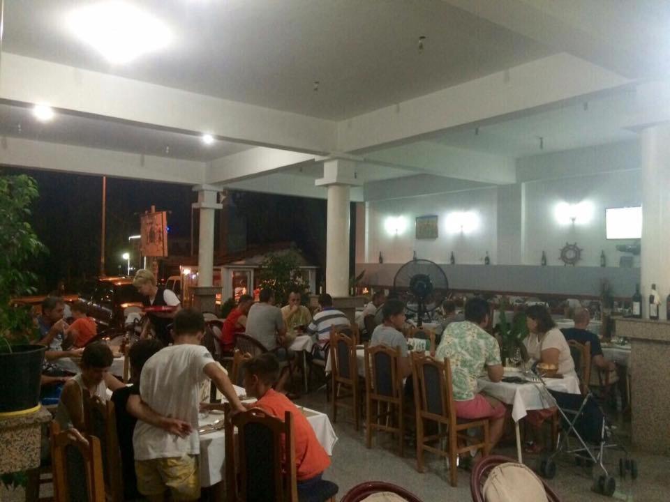 Restaurant & Apartments Jug Sutomore Ngoại thất bức ảnh