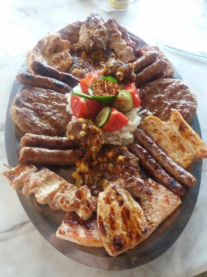 Restaurant & Apartments Jug Sutomore Ngoại thất bức ảnh
